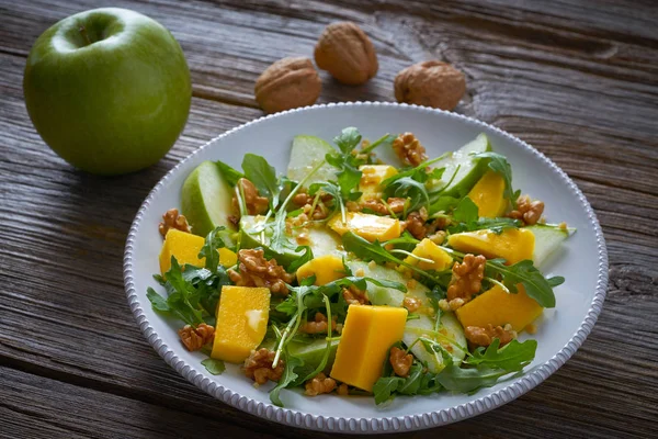 Ensalada Mango Manzana Rúcula Saludable Para Corazón — Foto de Stock