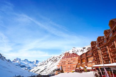 Astun kayak alanında Huesca Pyrenees İspanya üzerinde