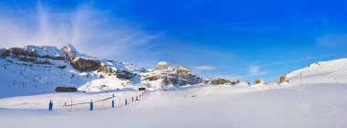 Cerler gökyüzü alanında Pyrenees Huesca, İspanya