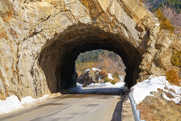Benasque 隧道在埃尔帕索索尔在西班牙的比利牛斯山脉 — 图库照片