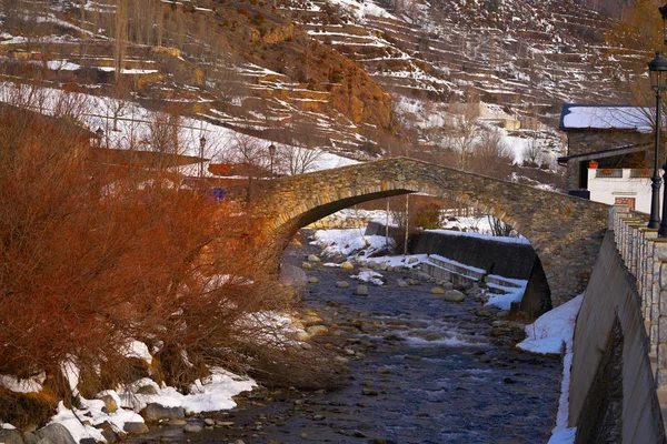 Benasque Středověký Most Přes Řeku Esera Huesca Španělsko — Stock fotografie