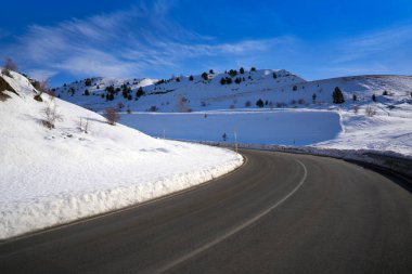 Cerler gökyüzü alanında Pyrenees Huesca, İspanya