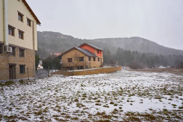 スペインのテルエルのビルヘン ベガ初雪 — ストック写真