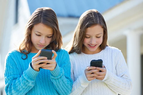 Sister Twins Having Fun Technology Mobile Smartphone — Stock Photo, Image