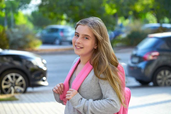 Blonde Schülerin Mit Rucksack Der Stadt Zurück Zur Schule — Stockfoto