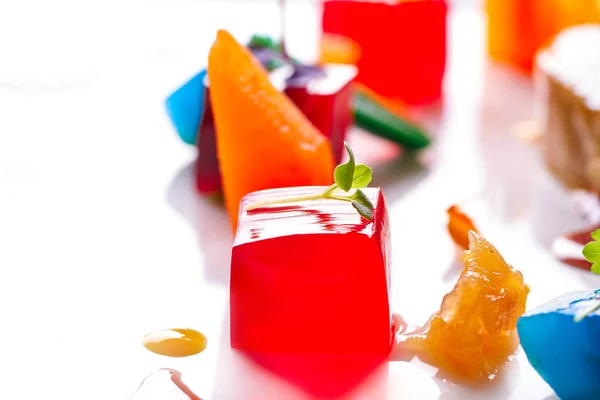 Gelé Färgglada Frukter Gelatin Vit Bakgrund — Stockfoto