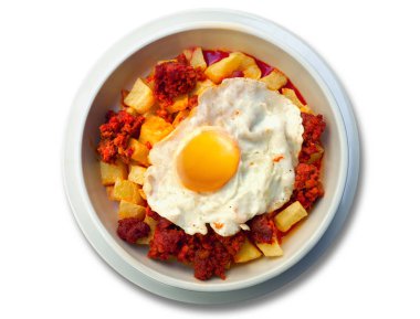 Cazuela Nine patates chorizo sosis ve yumurta tarifi Asturias üzerinden