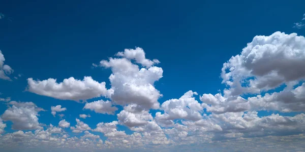 Blå Himmel Med Sommaren Cumulusmoln — Stockfoto