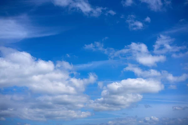 Ciel Bleu Avec Nuages Cumulus Été Blancs — Photo