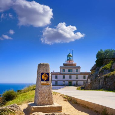 Saint James yolu işaret ve deniz feneri Finisterre, Galicia İspanya photomount sonu