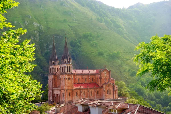 Eglise Basilique Sanctuaire Catholique Covadonga Dans Les Asturies Cangas Onis — Photo