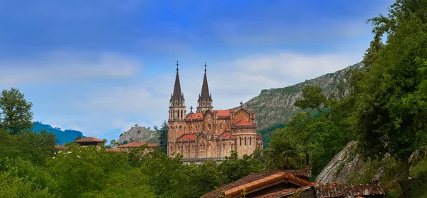 Eglise Basilique Sanctuaire Catholique Covadonga Dans Les Asturies Cangas Onis — Photo