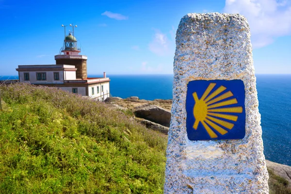 Saint James yolu işaret ve deniz feneri Finisterre, Galicia İspanya photomount sonu