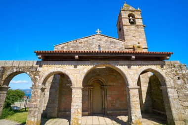 Camino de Santiago yolu Saint James Galicia İspanya'nın Fisterra veya Finisterre kilise sonu