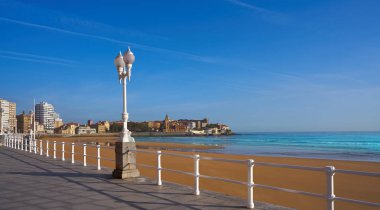Gijon playa San Lorenzo beach Asturias İspanya