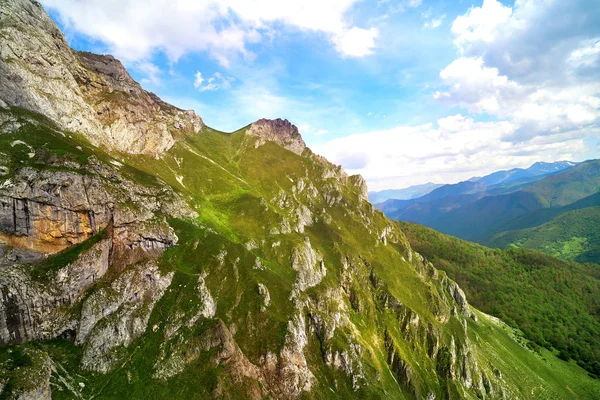 Fuente Гори Кантабрії Camaleno Іспанії — стокове фото