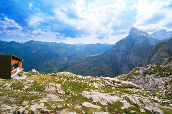 フエンテ Camaleno スペインのカンタブリア山脈 — ストック写真