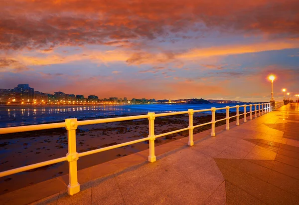 Puesta Sol Horizonte Gijón Playa San Lorenzo Asturias España —  Fotos de Stock