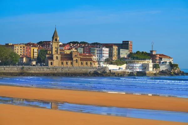 Gijon Strand San Lorenzo San Pedro Kerk Asturias Spanje — Stockfoto