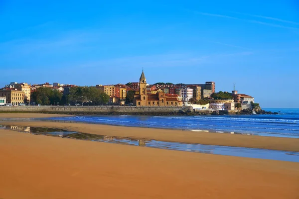 Gijon Strand San Lorenzo San Pedro Kerk Asturias Spanje — Stockfoto