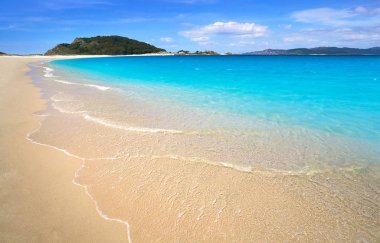 Praia de Rodas Beach'te Islas CIES Adası, Vigo, İspanya