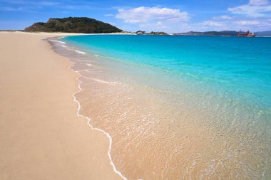 Praia de Rodas Beach'te Islas CIES Adası, Vigo, İspanya