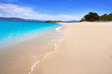 Praia de Rodas Beach'te Islas CIES Adası, Vigo, İspanya