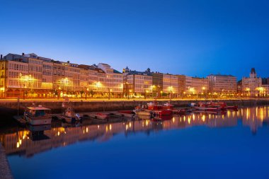 La Coruna günbatımı port marina İspanya Galiçya