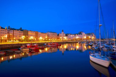 La Coruna günbatımı port marina İspanya Galiçya