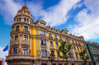 Oviedo renkli cephe Asturias, İspanya