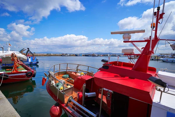格罗夫 Ogrove 港口与拉科鲁尼亚的罗莎河渔船在加利西亚西班牙 — 图库照片