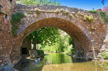 Potes nehir Quiviesa Deva bir Cantabria İspanya Köyü