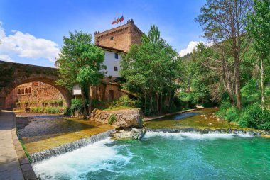 Potes nehir Quiviesa Deva bir Cantabria İspanya Köyü