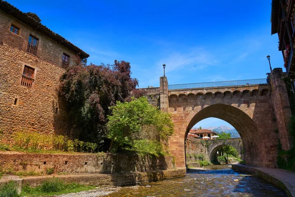 Potes Rivier Quiviesa Deva Een Cantabria Dorp Van Spanje — Stockfoto