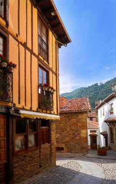 Potes köyü cepheler: Cantabria, İspanya