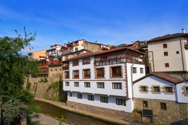 Potes köyü cepheler: Cantabria, İspanya