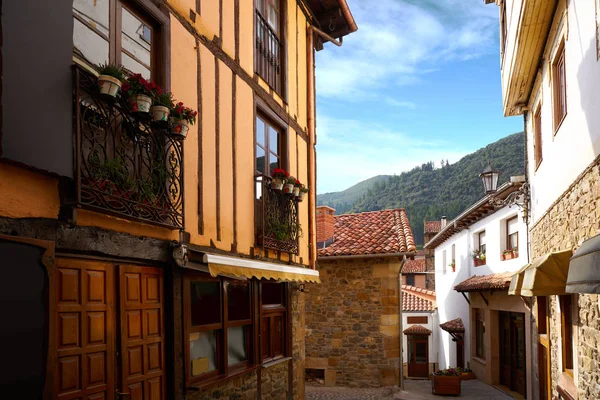 Potes Facciate Del Villaggio Cantabria Spagna — Foto Stock