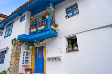 Tazones köyü cephe İspanya Asturias