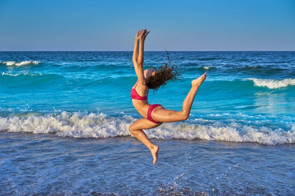 Acrobatic Gymnastics Bikini Girl Beach Blue Shore Summer — Stock Photo, Image