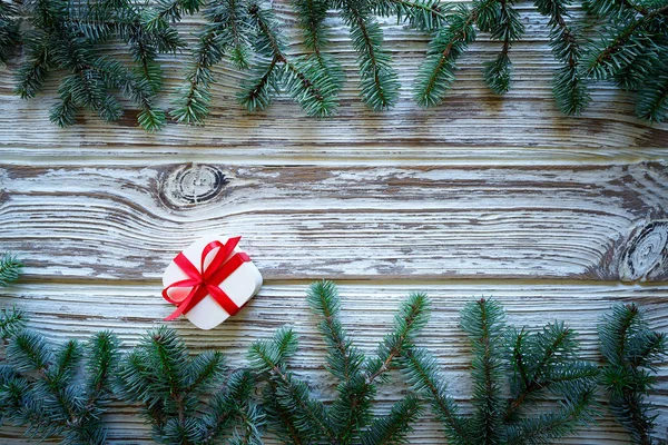 Spar Tak Kerstmis Gift Witte Houten Vintage Achtergrond — Stockfoto