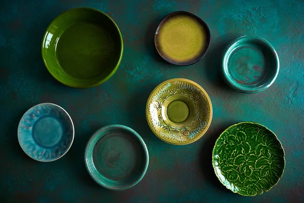 Ceramic Tableware Dishes Plates Grunge Green Background — Stock Photo, Image