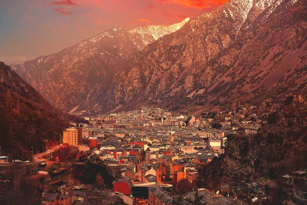 Andorra Vella Skyline Bei Sonnenuntergang Den Pyrenäen — Stockfoto