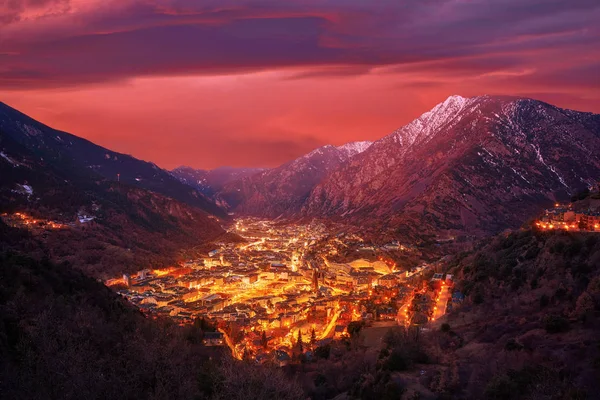 Andorra Vella Skyline Vid Solnedgången Pyrenéerna — Stockfoto