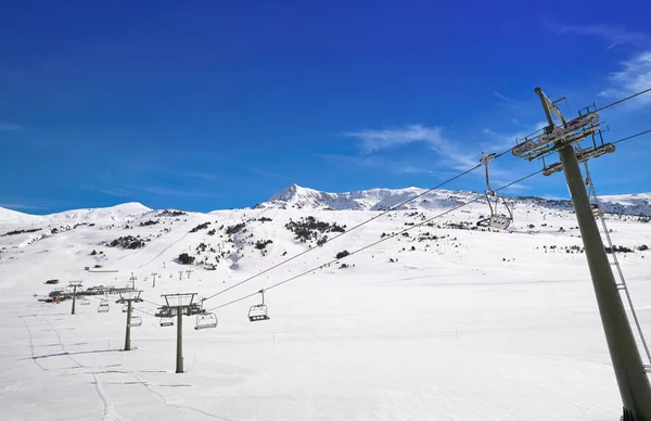 스페인 피레네 산맥의 계곡에서 Lerida 카탈로니아 스키장 Baqueira — 스톡 사진