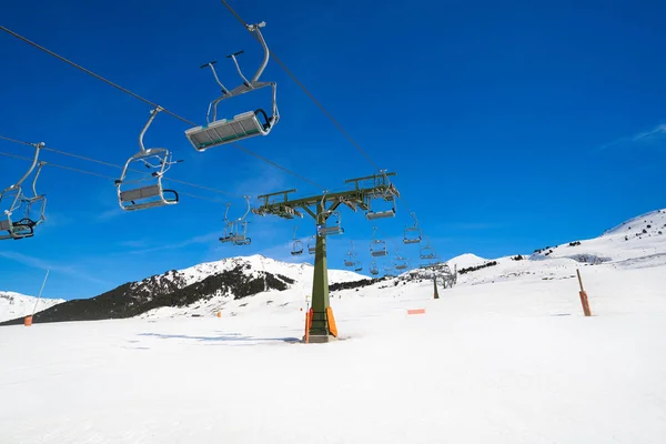 アラン谷ピレネー山脈スペインのレリダ カタロニア スキー スポットのバケイラ ベレット — ストック写真