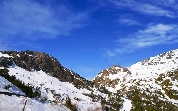 奥迪奥 阿尔卡利斯滑雪场在安道尔比利牛斯山脉 — 图库照片