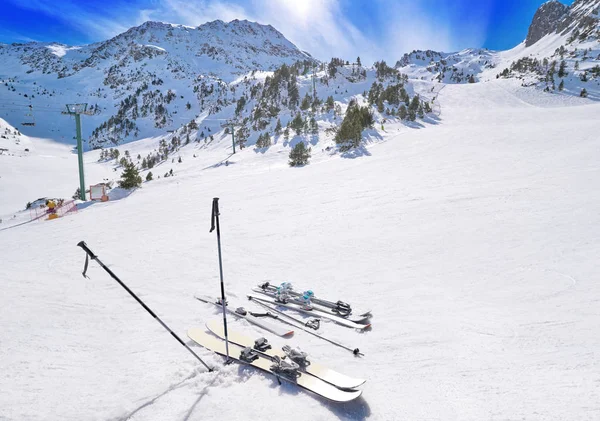 奥迪奥 阿尔卡利斯滑雪场在安道尔比利牛斯山脉 — 图库照片