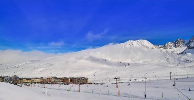 Andorra Pas de la Casa Pyrenees dağlarındaki Grandvalira sektöründe bir tatil beldesi