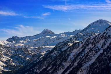 Bonaigua bağlantı noktası Lerida Catalonia kayak merkezinde Aran Vadisi'nde tür Pyrenees İspanya