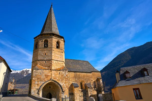 Gausac Pueblo Iglesia Cerca Viella Vielha Lérida Cataluña —  Fotos de Stock